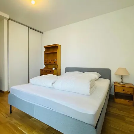 Cosy Well-equipped Cocoon Near La Rochelle Harbour * La Rochelle (Charente-Maritime)