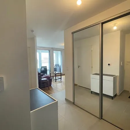 Cosy Well-equipped Cocoon Near La Rochelle Harbour Apartament